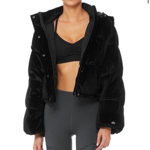 Alo Yoga Velvet Puffer Jacket, size Small